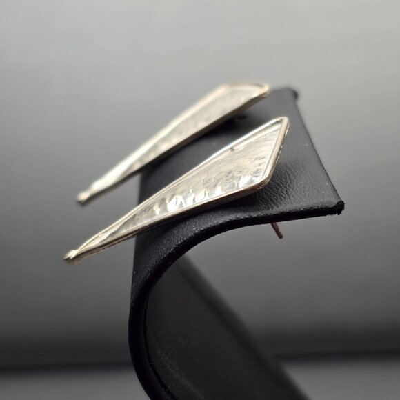 VTG Sterling Silver Hammered Triangle Stud Earrings 1.5" Signed Silpada? - Picture 2 of 7